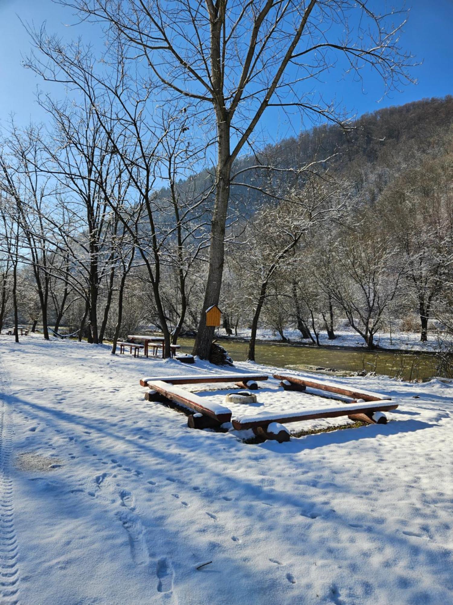 Casute Zavoi Bulz Villa Екстериор снимка