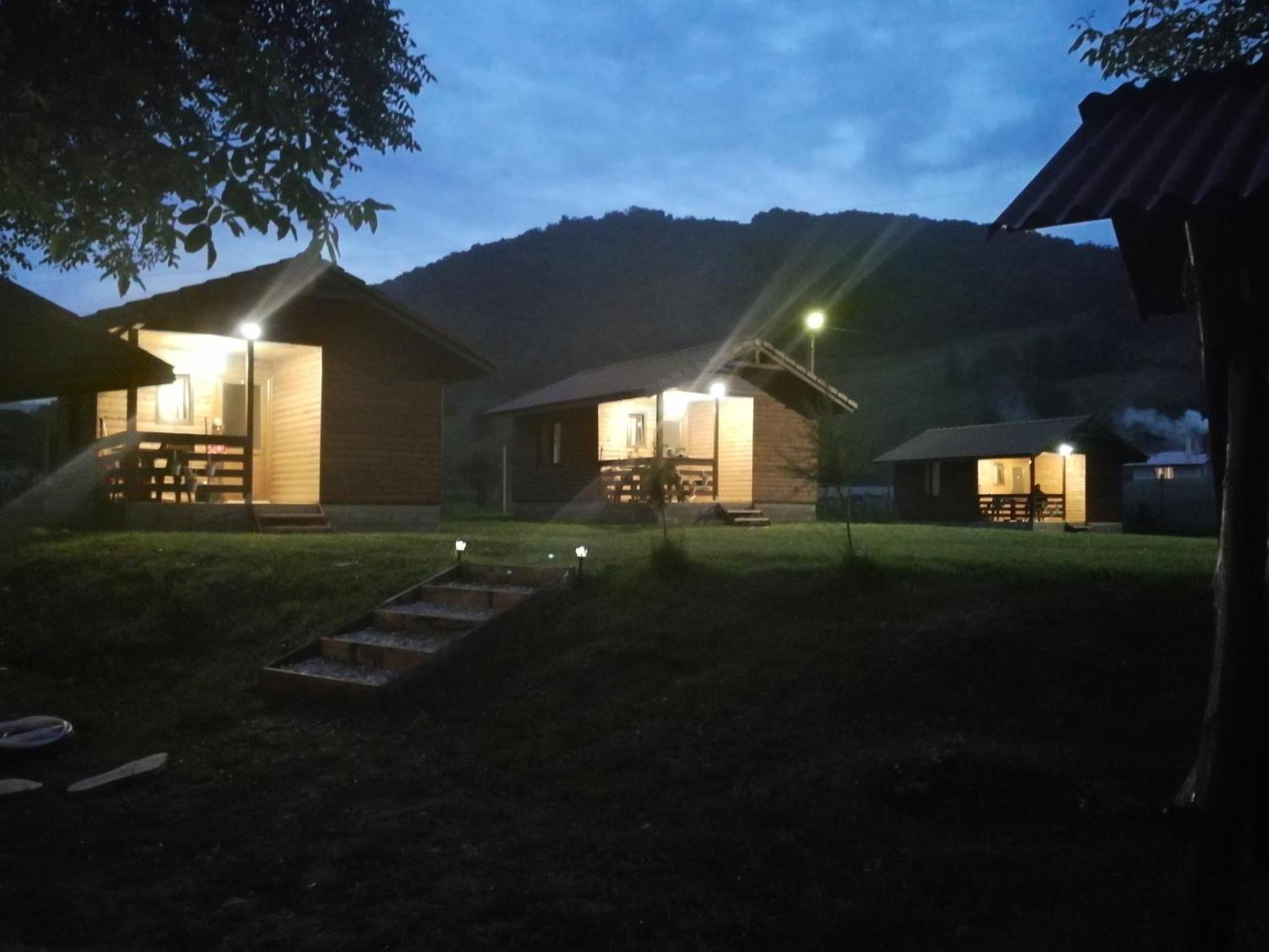 Casute Zavoi Bulz Villa Екстериор снимка